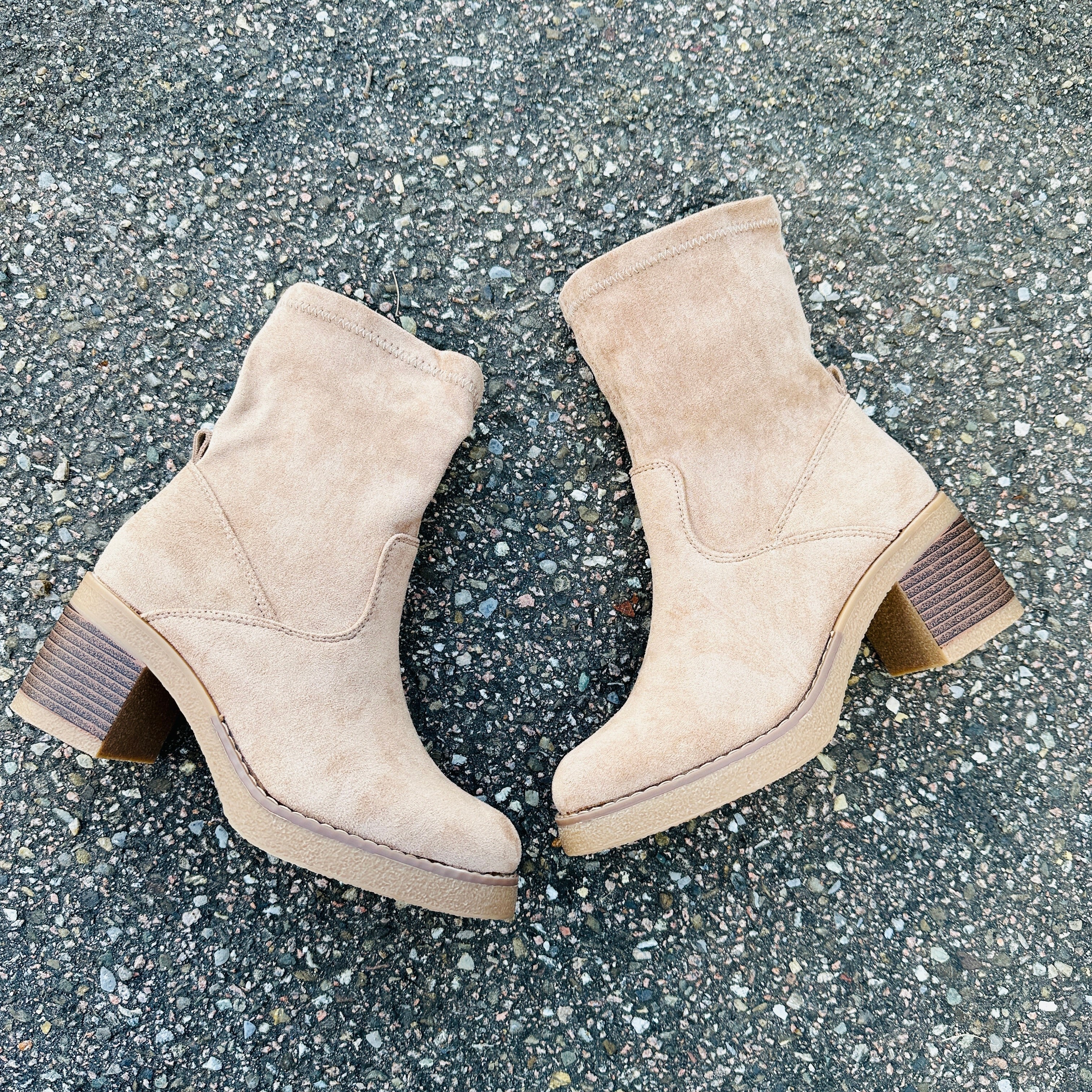 Aida | Classic Suede Boots