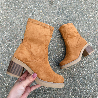 Aida | Classic Suede Boots