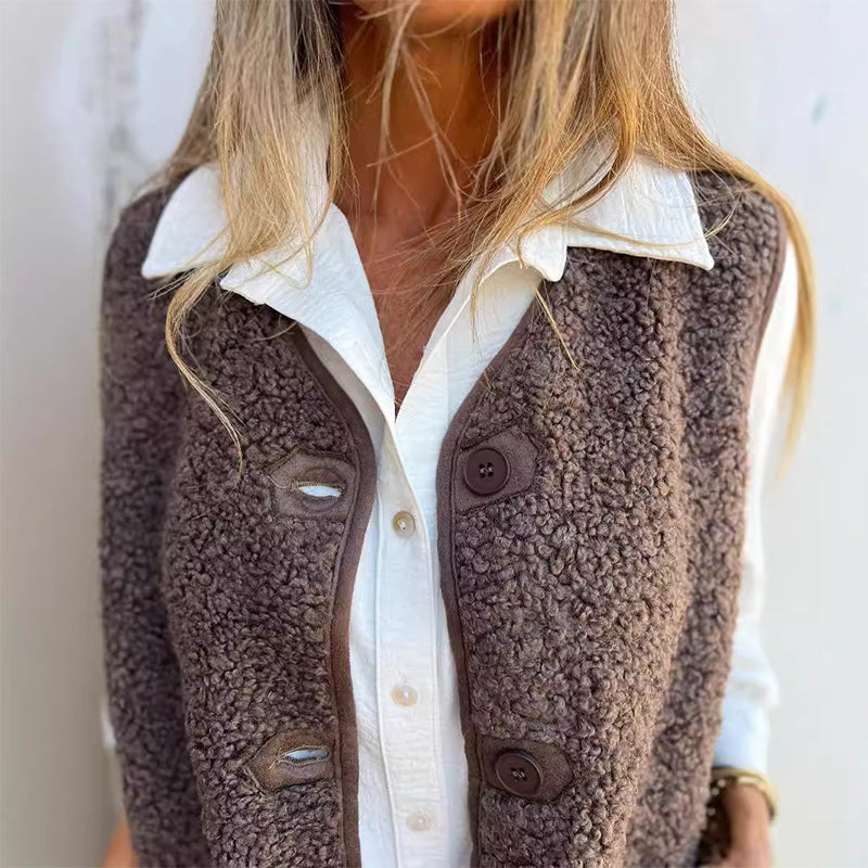 Bella™ - Women's Winter Vest in Soft Wool with Buttons